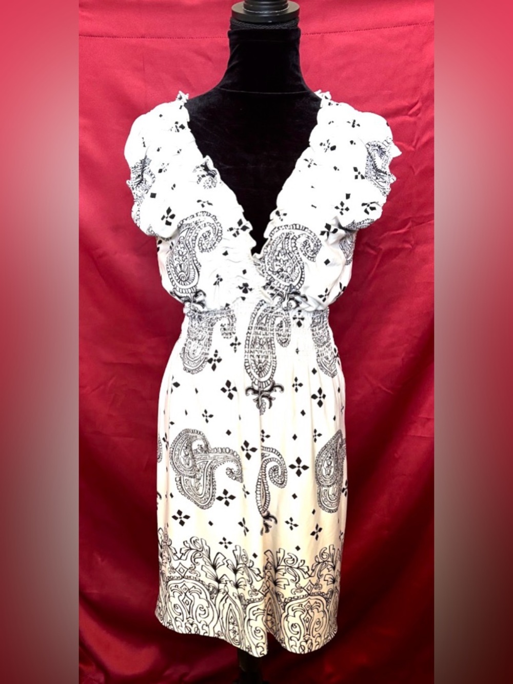White & Black Paisley V-Neck Summer Dress